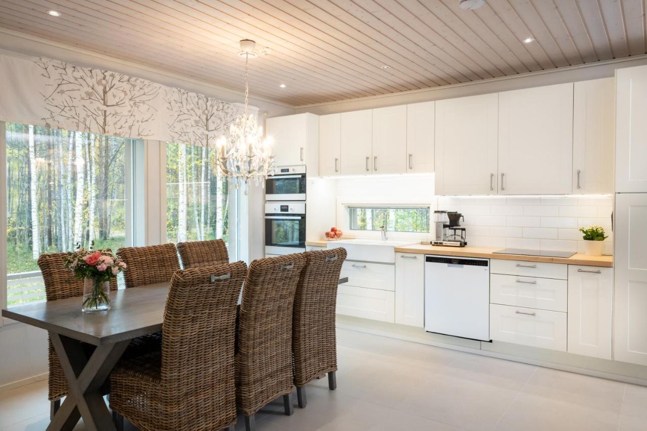 Luxurious Villa Kinos With Jacuzzi Rovaniemi Bagian luar foto